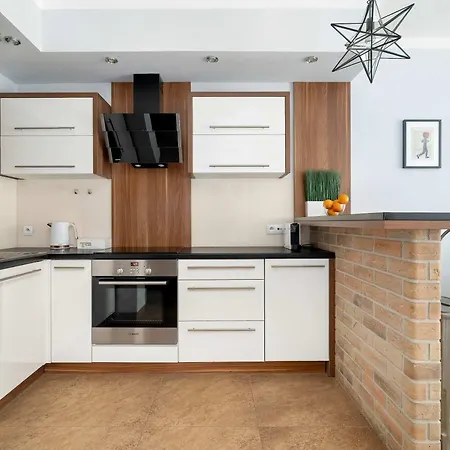 Apartment Przytulny Jasny Z Balkonem Oraz Parkingiem By Renters